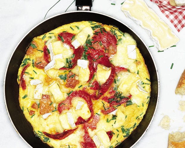 Omelette with chorizo and camembert