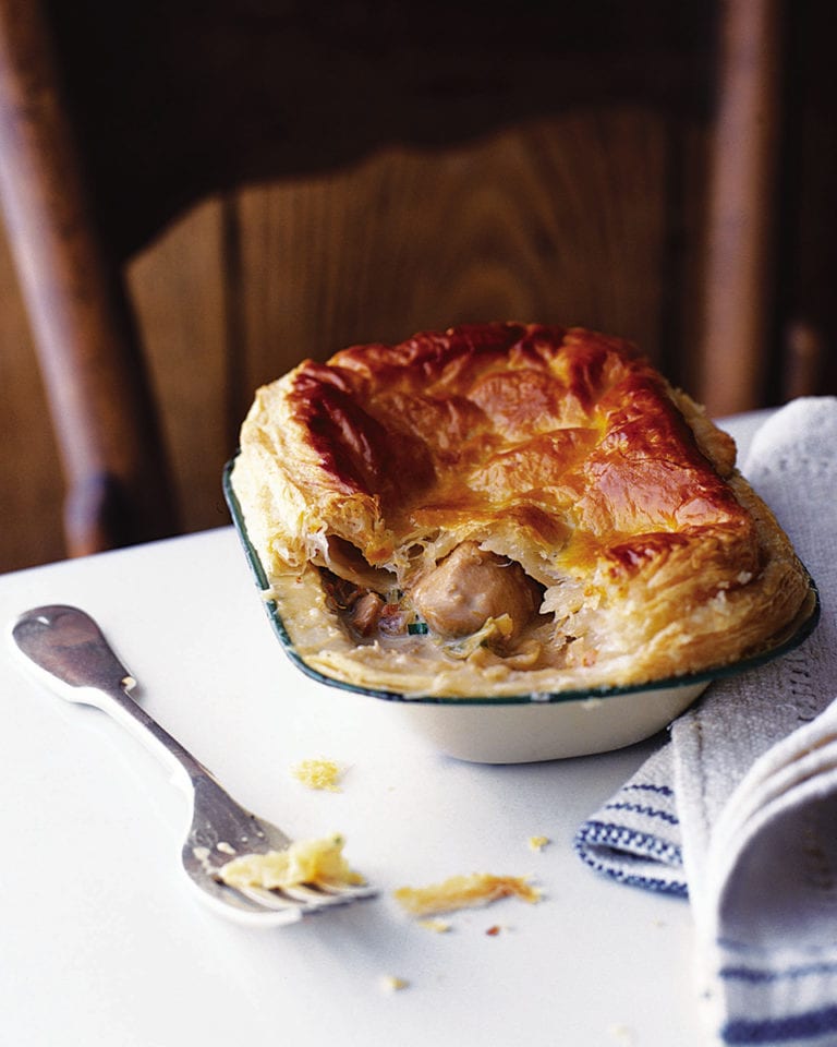 Easy chicken and leek pie