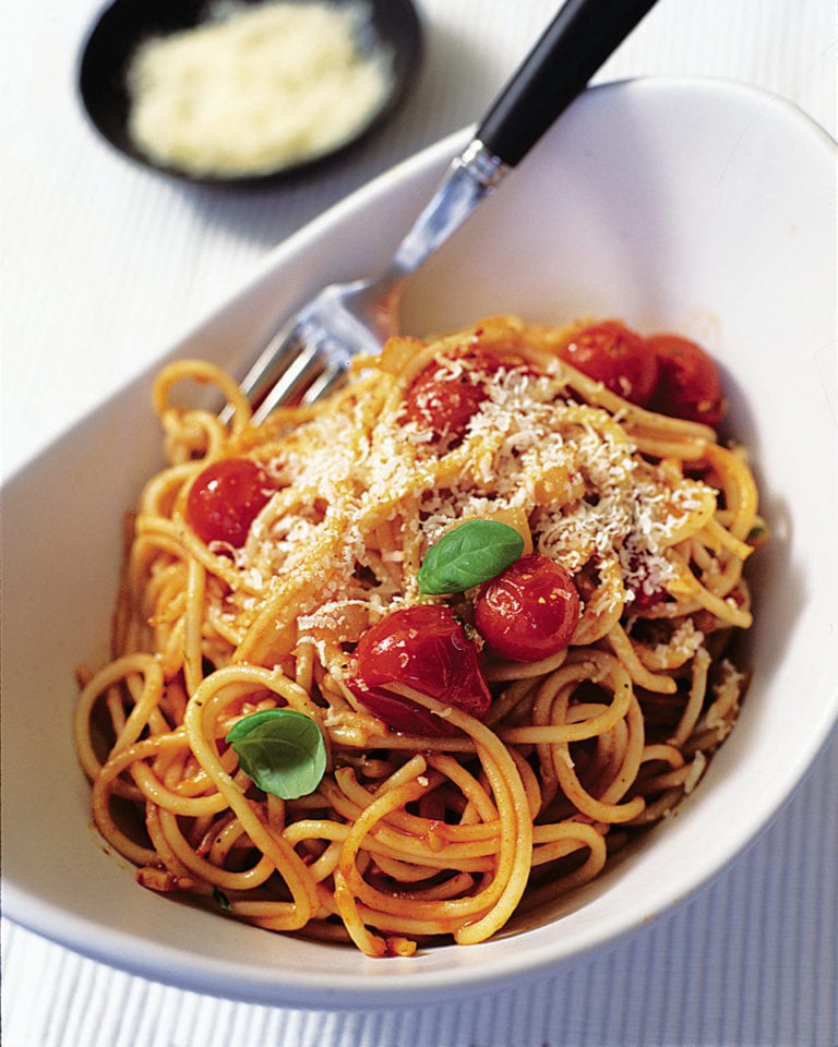 Tomato and basil spaghetti