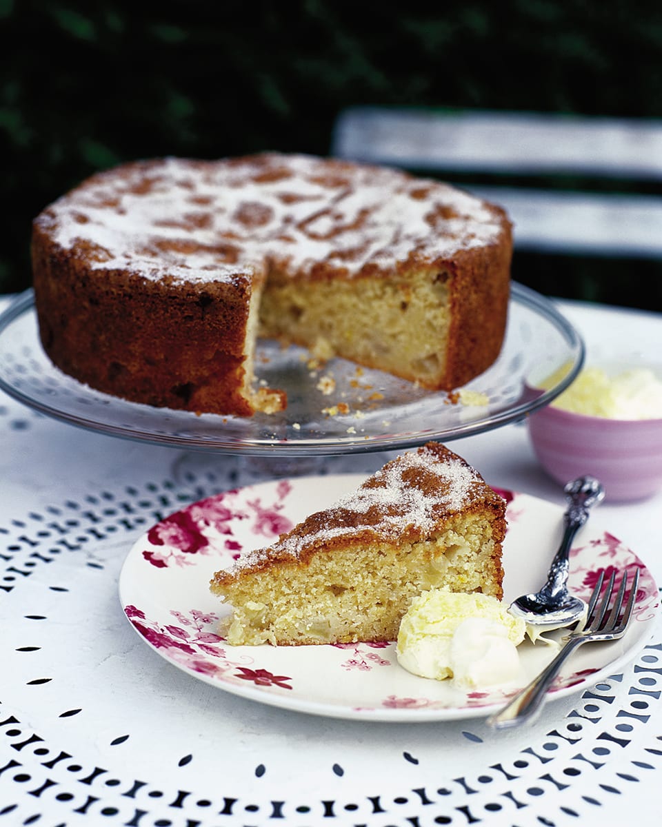 Recipe: Easy Apple & Almond Cake, rated 4.4/5 - 191 votes