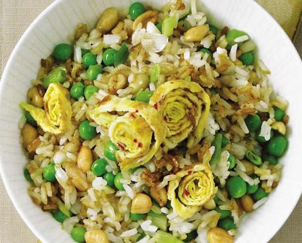 Egg fried peanut rice
