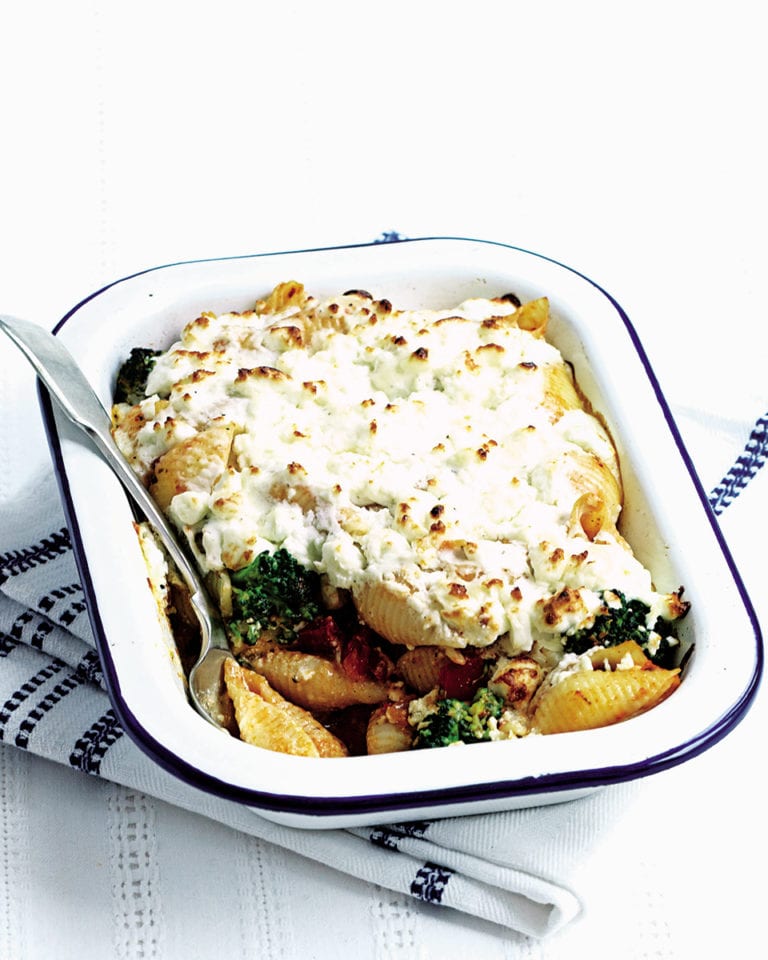 Cheat’s vegetarian moussaka pasta bake