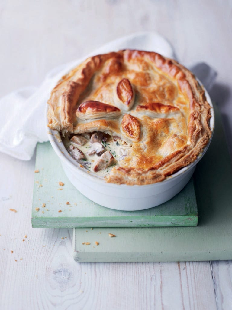 Creamy pork and mushroom pie