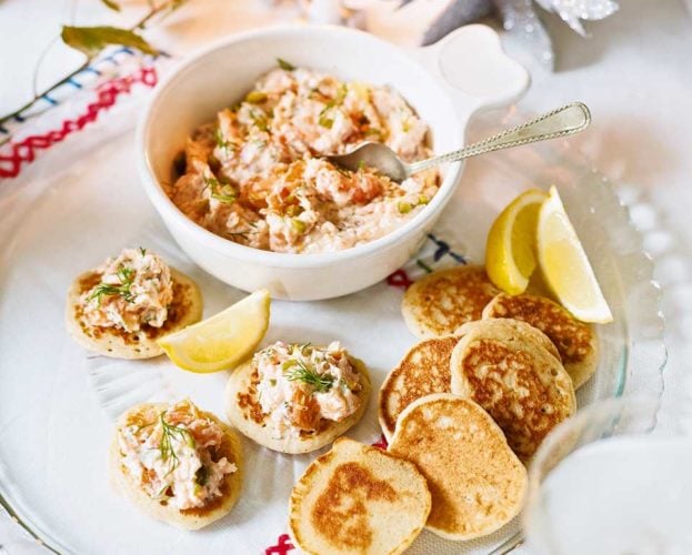 Salmon blini