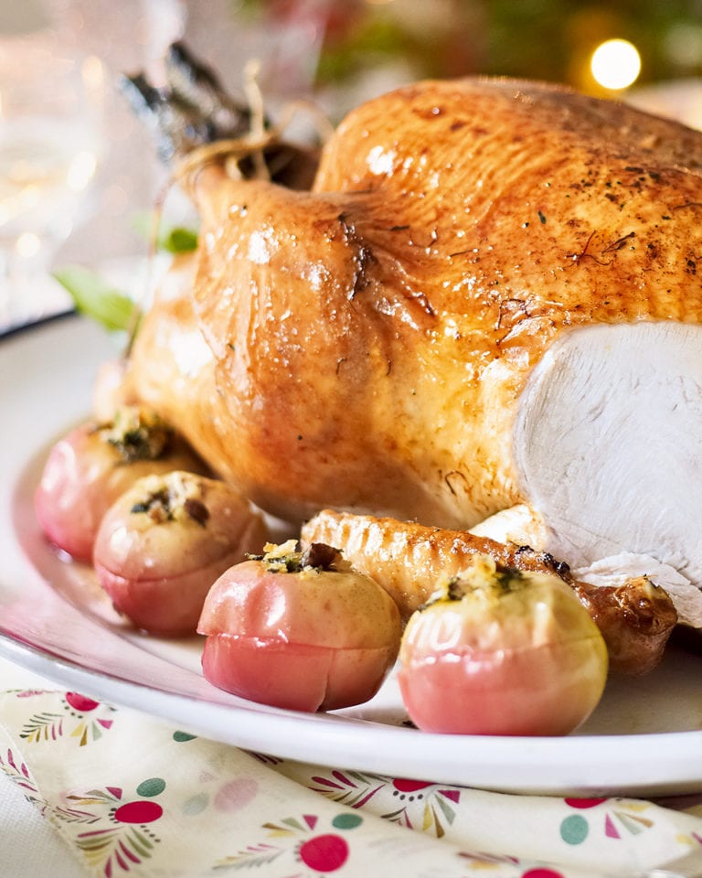 Apples stuffed with chestnut and sage