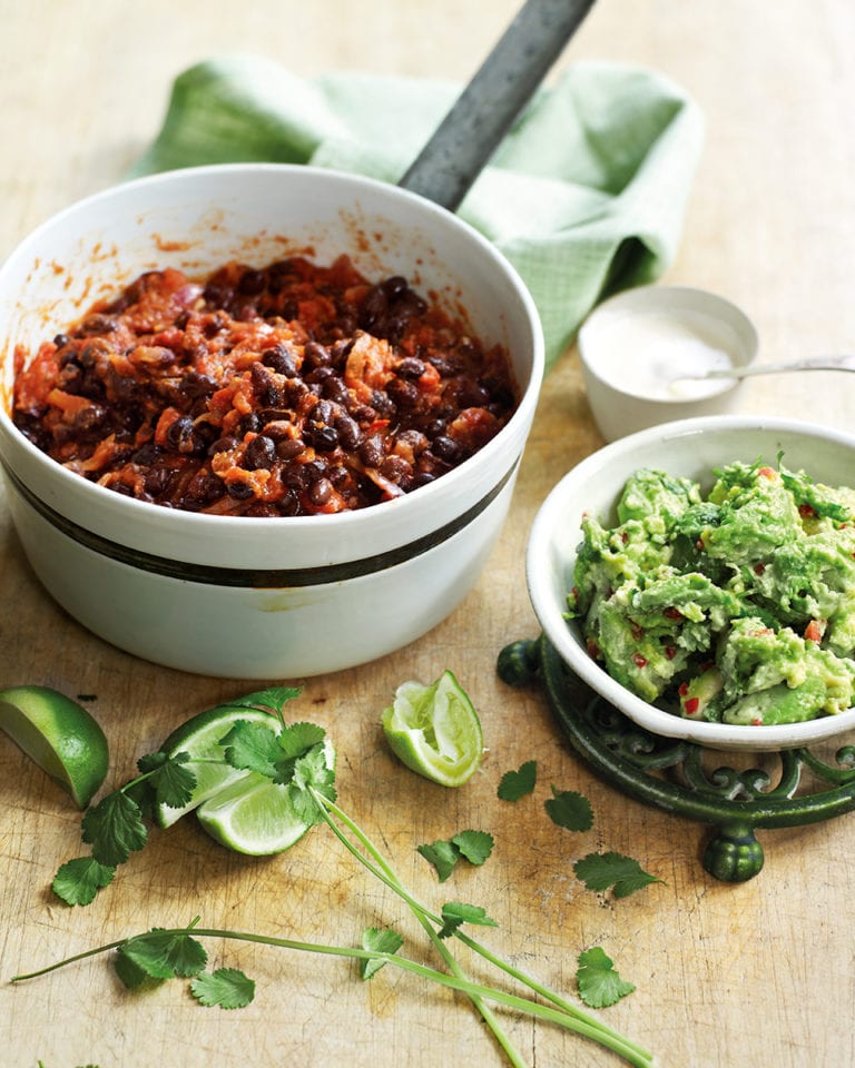 Chipotle black bean chilli with guacamole