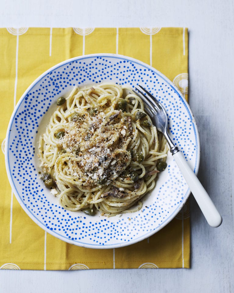 Pasta with anchovies and capers