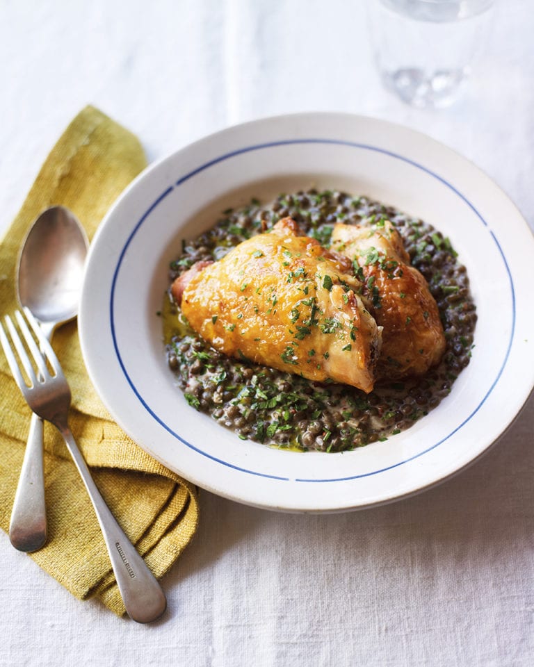 Crispy chicken with mustard and cream lentils