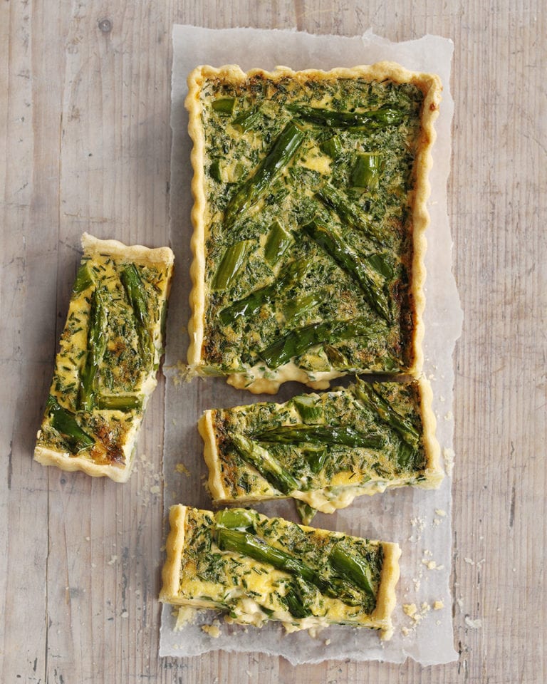 Asparagus and hollandaise tart