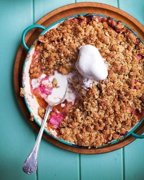 rhubarb crumble