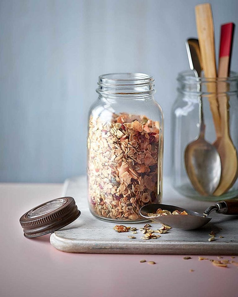 How to make granola in 5 easy steps