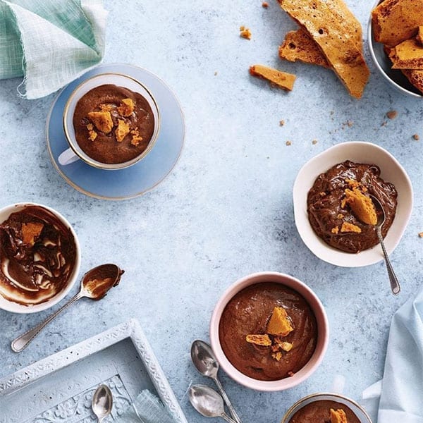 Chocolate mousse with honeycomb