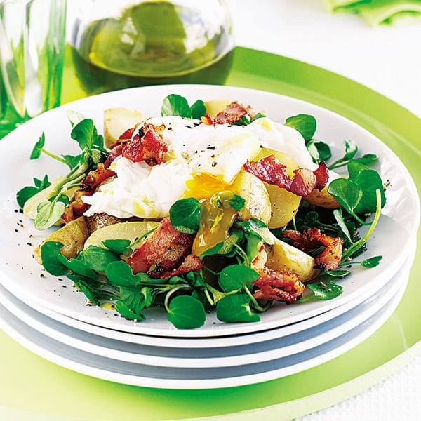 Poached egg and new potato salad with crispy bacon