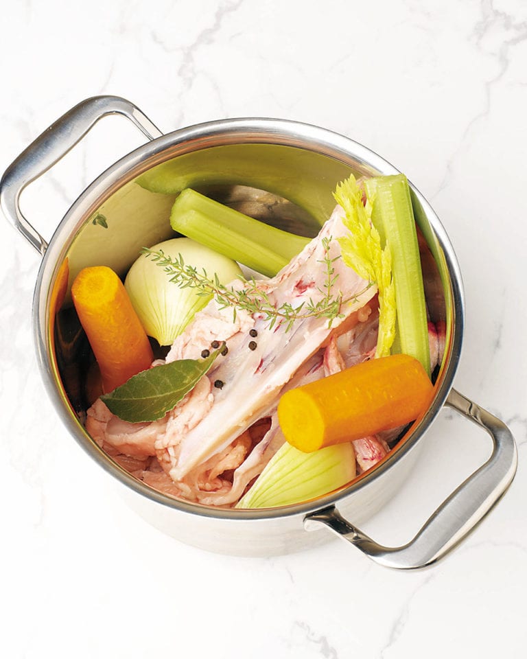 Easy chicken stock