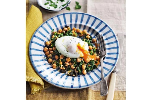 Poached-eggs-with-harissa-chickpeas-and-garlic-yogurt