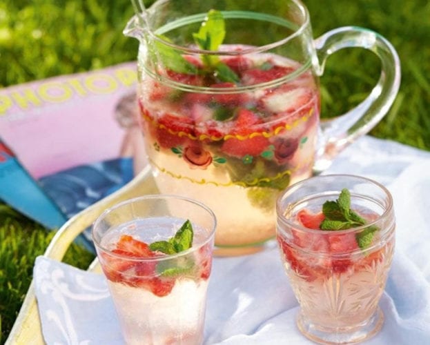 strawberry gin fizz