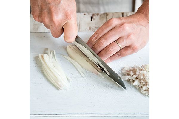 How-to-chop-a-shallot-2