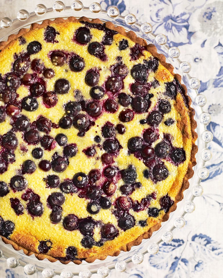 Creamy blueberry tart