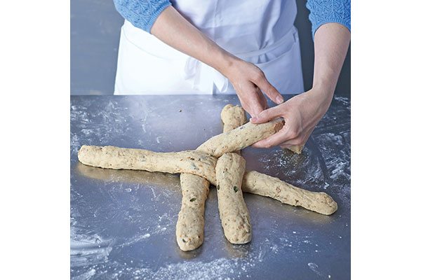 how-to-shape-a-plaited-loaf