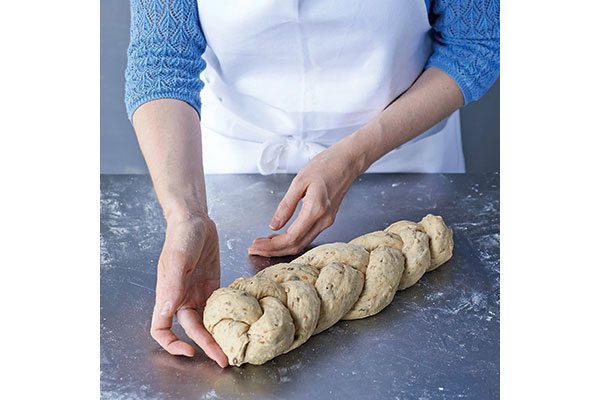 how-to-shape-a-plaited-loaf-3