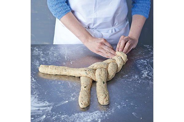 how-to-shape-a-plaited-loaf-4