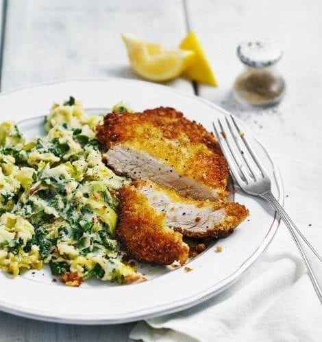 Chicken schnitzel with fennel, pistachio and apple salad