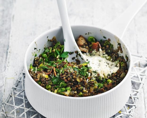 Quick bacon, pea and spinach lentils