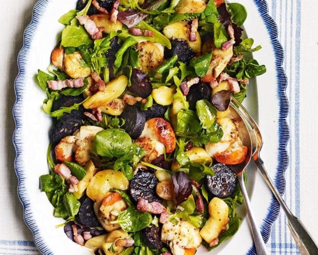 Warm salad of scallops