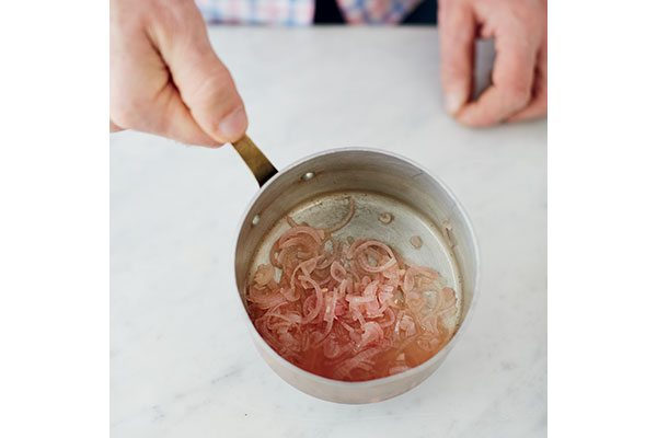How-to-make-bearnaise-sauce-step-2