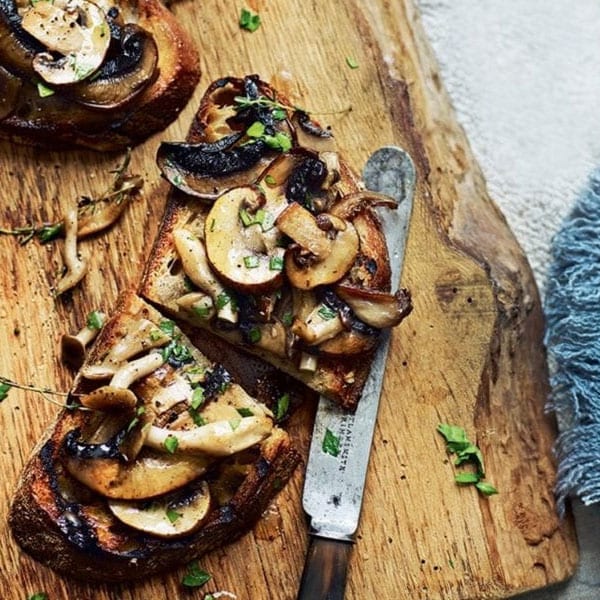 garlic mushrooms on toast