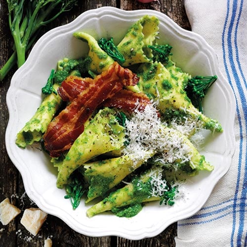 pasta-with-broccoli-crispy-pancetta
