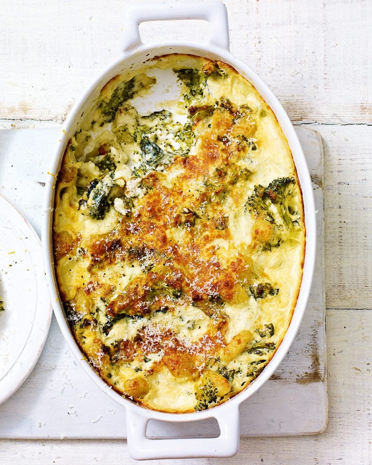 Gnocchi gratin with broccoli and spinach