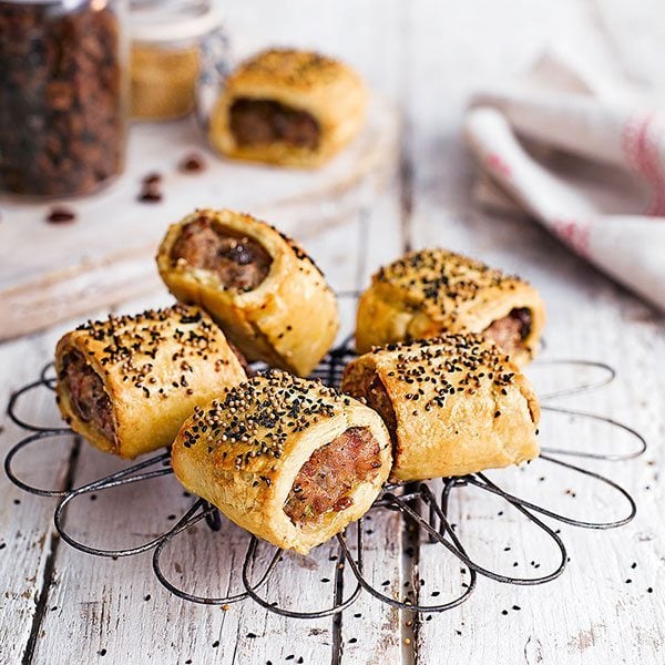 Festive-sausge-rolls-with-ham