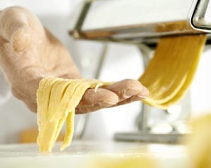 How to roll pasta using a pasta machine
