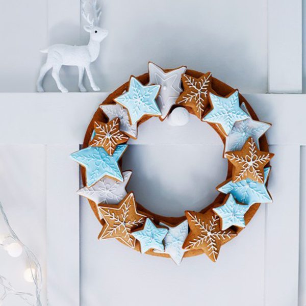 732997-1-eng-GB_edible-star-wreath-470x540