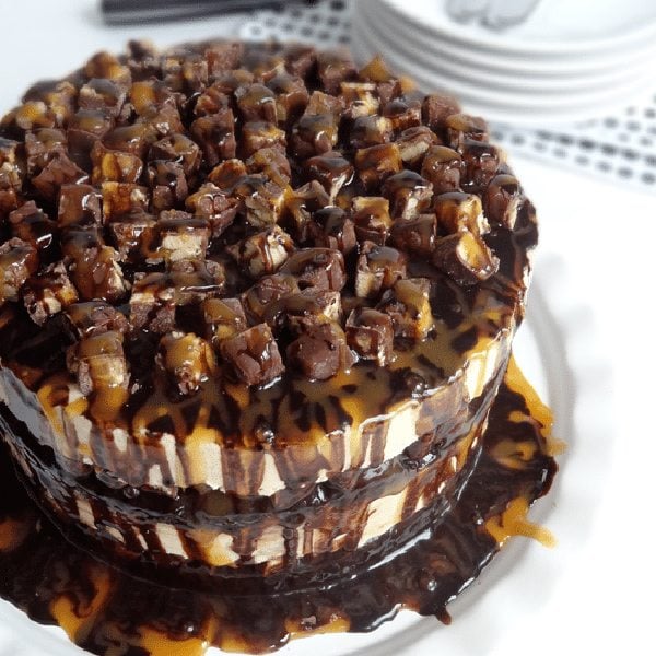 snickers-cake
