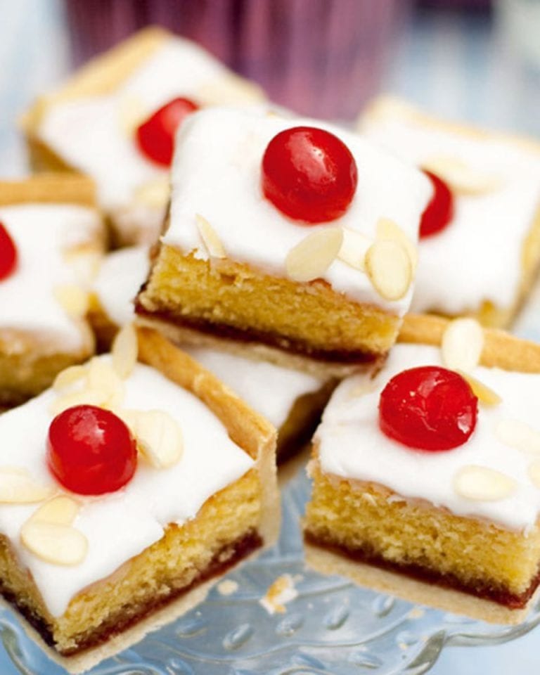 Iced bakewell tart tray bake – video