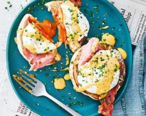 Eggs benedict – video