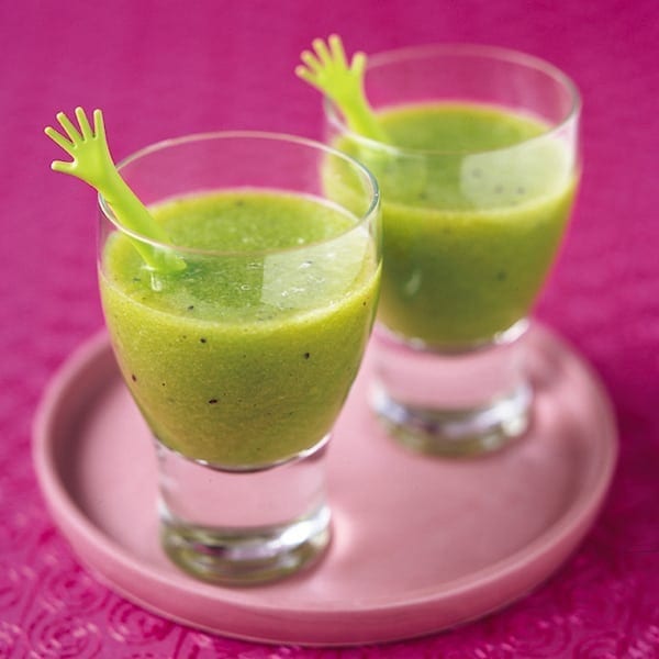 Kiwi, apple and mint juice