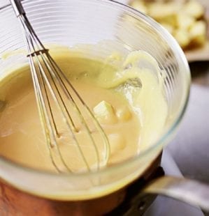 How to make hollandaise sauce - delicious. magazine