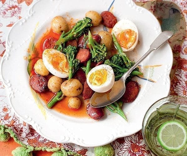 Pan-fried broccoli with chorizo, new potatoes and eggs