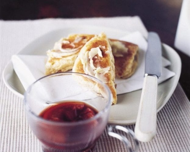 Spiced sultana griddle scones