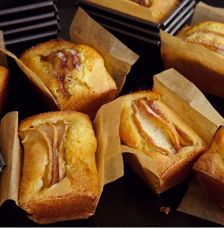 Peach, vanilla and fennel seed mini loaves