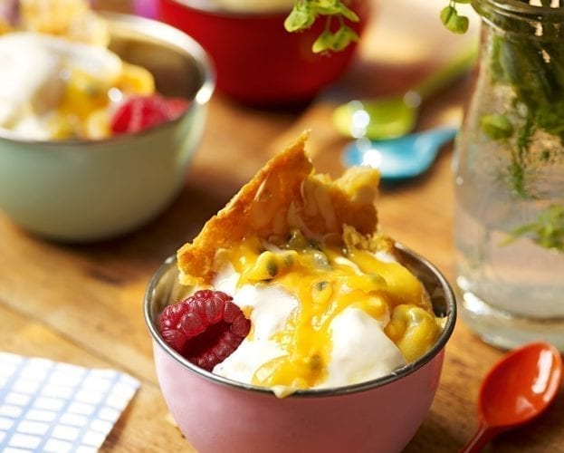 Frozen yogurt with lemon and passion fruit curd