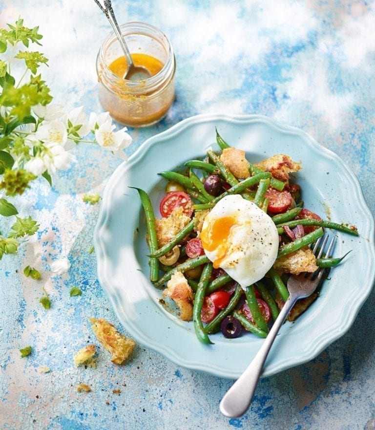 Green beans and tomatoes with caper dressing