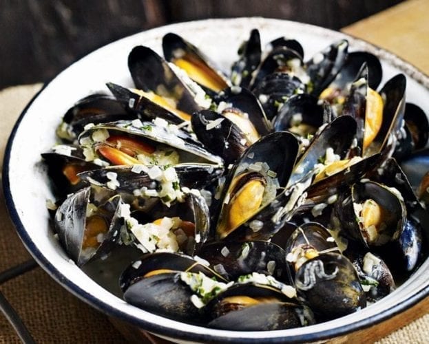 Quick mussels with wine and basil tomatoes