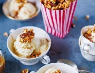 Caramel popcorn with nuts