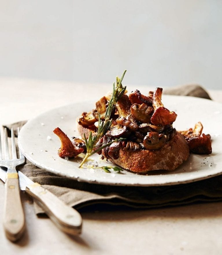 Pan-fried mushrooms on sourdough