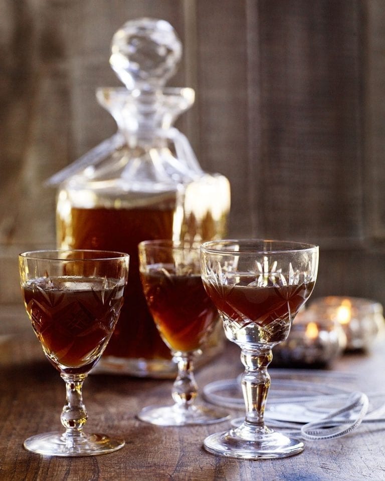 Spicy gingerbread vodka