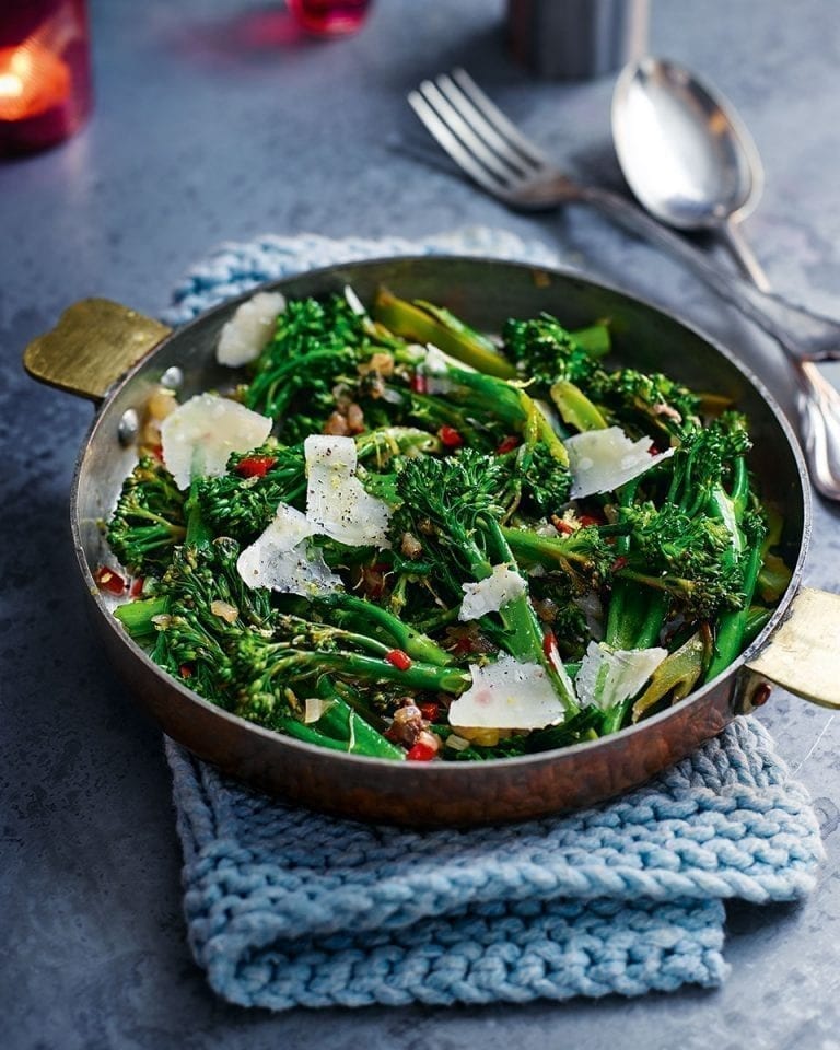 Warm broccoli with anchovies and red chilli